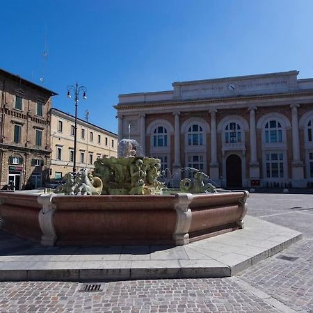 Rossini Home Pesaro Vicino Al Teatro Rossini By Yohome Ngoại thất bức ảnh